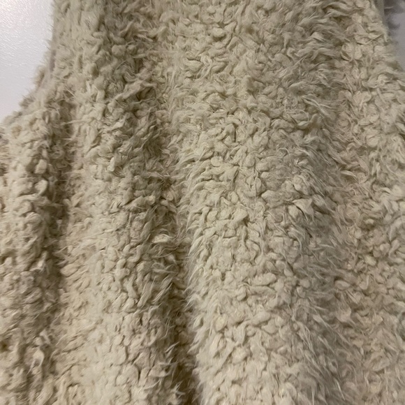 Cream Sherpa Vest - Picture 6 of 6